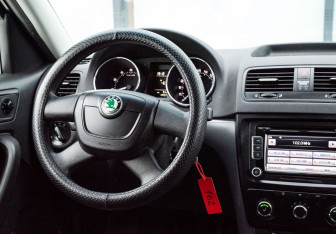 Подержанный автомобиль Skoda Yeti 2012 года (11 фото)