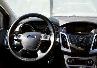 Подержанный автомобиль Ford Focus Hatchback 2012 года (21 фото)