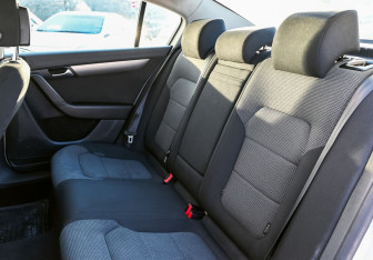 Подержанный автомобиль Volkswagen Passat Sedan 2012 года (18 фото)