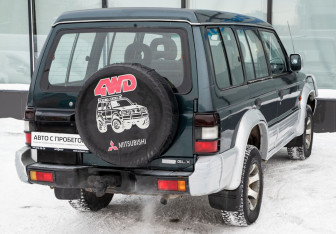 Подержанный автомобиль Mitsubishi Pajero 1995 года (6 фото)