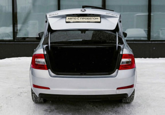 Подержанный автомобиль Skoda Octavia Liftback 2014 года (18 фото)