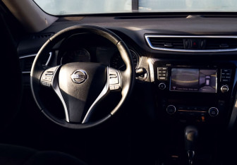 Подержанный автомобиль Nissan X-Trail 2017 года (18 фото)