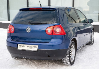 Подержанный автомобиль Volkswagen Golf Hatchback 2007 года (5 фото)