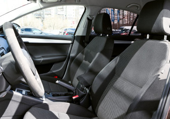Подержанный автомобиль Skoda Octavia Liftback 2013 года (14 фото)