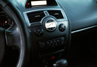 Подержанный автомобиль Renault Megane Sedan 2008 года (11 фото)