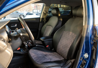 Подержанный автомобиль Kia Rio Hatchback 2012 года (19 фото)