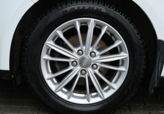 Подержанный автомобиль Ford Focus Hatchback 2013 года (21 фото)