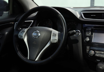 Подержанный автомобиль Nissan Qashqai 2014 года (21 фото)