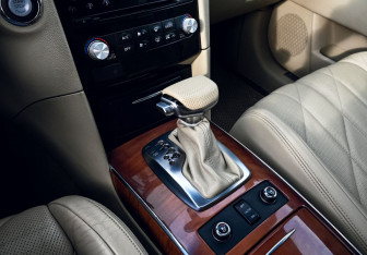 Подержанный автомобиль Infiniti FX 2011 года (10 фото)