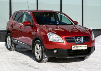 Подержанный автомобиль Nissan Qashqai 2007 года (7 фото)
