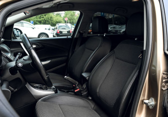 Подержанный автомобиль Opel Astra Hatchback 2012 года (17 фото)