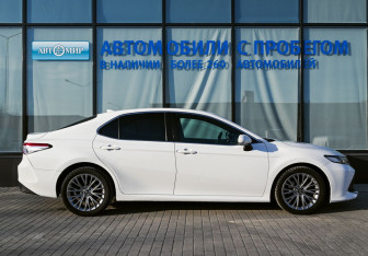 Подержанный автомобиль Toyota Camry Sedan 2020 года (6 фото)