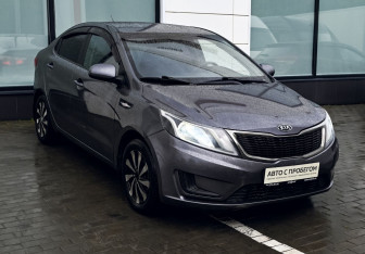 Подержанный автомобиль Kia Rio Sedan 2012 года (7 фото)