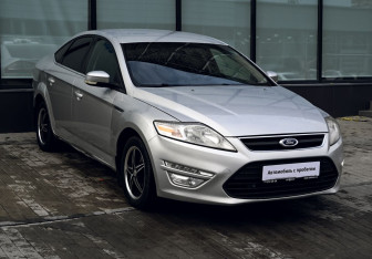 Подержанный автомобиль Ford Mondeo Sedan 2012 года (7 фото)