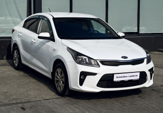 Подержанный автомобиль Kia Rio Sedan 2017 года (7 фото)