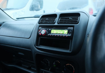 Подержанный автомобиль Suzuki Swift Hatchback 2002 года (12 фото)