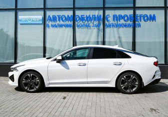 Подержанный автомобиль Kia K5 2021 года (2 фото)