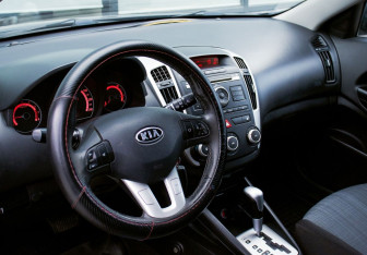 Подержанный автомобиль Kia Ceed Wagon 2011 года (13 фото)