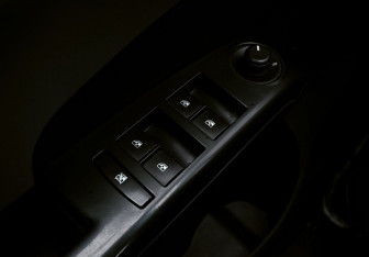 Подержанный автомобиль Chevrolet Aveo Sedan 2012 года (15 фото)