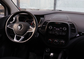 Подержанный автомобиль Renault Kaptur 2020 года (20 фото)