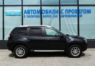 Подержанный автомобиль Nissan Terrano 2015 года (6 фото)