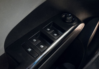 Подержанный автомобиль Chevrolet Aveo Hatchback 2014 года (12 фото)