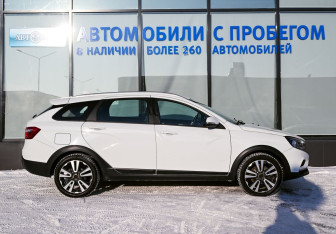 Подержанный автомобиль LADA (ВАЗ) Vesta Wagon 2019 года (6 фото)