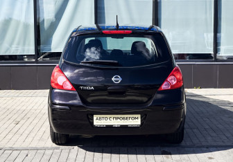 Подержанный автомобиль Nissan Tiida Hatchback 2012 года (4 фото)