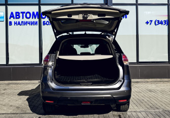 Подержанный автомобиль Nissan X-Trail 2016 года (21 фото)