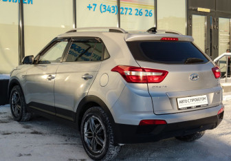 Подержанный автомобиль Hyundai Creta 2017 года (3 фото)