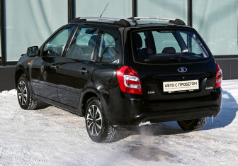 Подержанный автомобиль LADA (ВАЗ) Kalina Wagon 2015 года (3 фото)