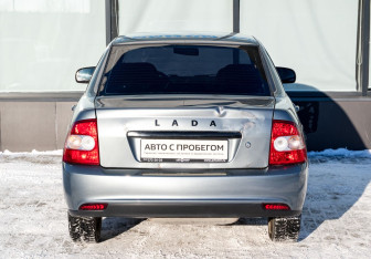 Подержанный автомобиль LADA (ВАЗ) Priora Sedan 2010 года (4 фото)