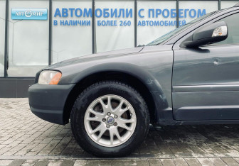 Подержанный автомобиль Volvo XC70 2006 года (20 фото)
