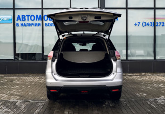 Подержанный автомобиль Nissan X-Trail 2016 года (21 фото)