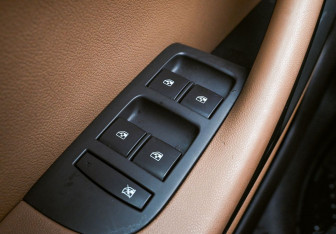 Подержанный автомобиль Opel Zafira Compactvan 2013 года (12 фото)