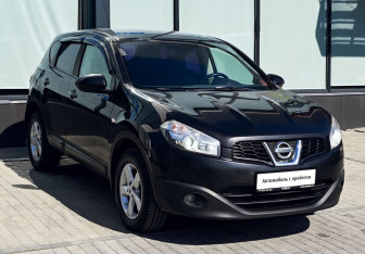 Подержанный автомобиль Nissan Qashqai 2012 года (7 фото)