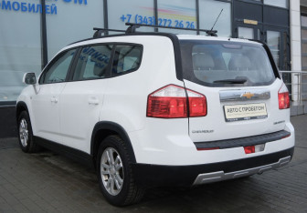 Подержанный автомобиль Chevrolet Orlando 2012 года (3 фото)