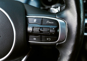 Подержанный автомобиль Kia K5 2020 года (13 фото)