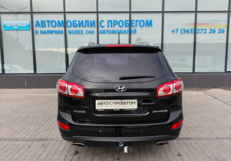 Подержанный автомобиль Hyundai Santa Fe 2010 года (4 фото)