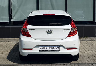 Подержанный автомобиль Hyundai Solaris Hatchback 2014 года (4 фото)