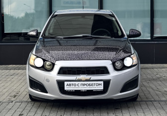 Подержанный автомобиль Chevrolet Aveo Sedan 2012 года (8 фото)