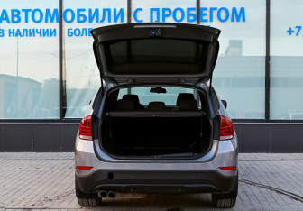 Подержанный автомобиль BMW X1 2012 года (20 фото)