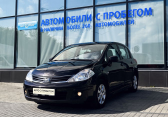 Подержанный автомобиль Nissan Tiida Hatchback 2012 года (1 фото)