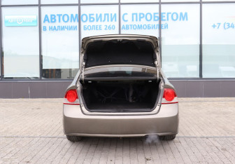 Подержанный автомобиль Honda Civic Sedan 2007 года (19 фото)
