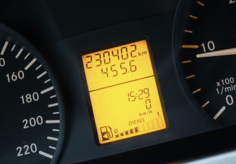 Подержанный автомобиль Mercedes-Benz Viano 2010 года (14 фото)