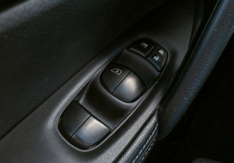 Подержанный автомобиль Nissan X-Trail 2015 года (12 фото)