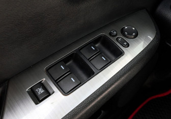 Подержанный автомобиль Mazda 6 Sedan 2010 года (13 фото)