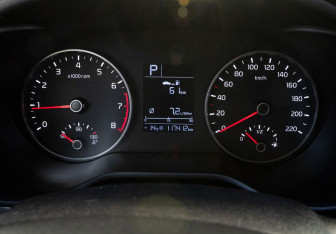 Подержанный автомобиль Kia Rio Hatchback 2018 года (19 фото)