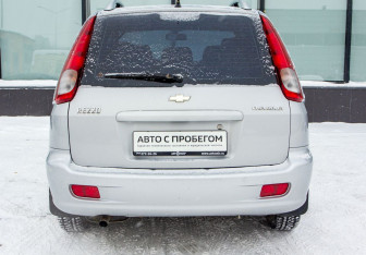 Подержанный автомобиль Chevrolet Rezzo 2008 года (4 фото)