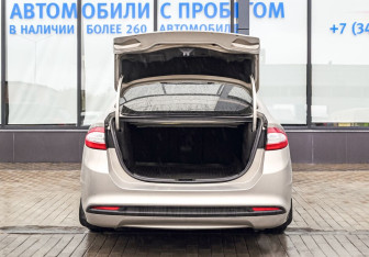 Подержанный автомобиль Ford Mondeo Sedan 2016 года (20 фото)